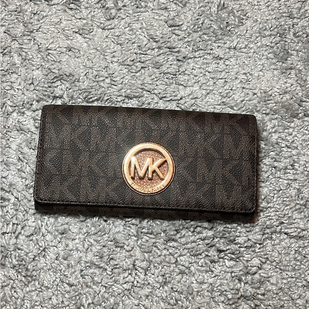 Michael Kors Monogram Wallet Clutch